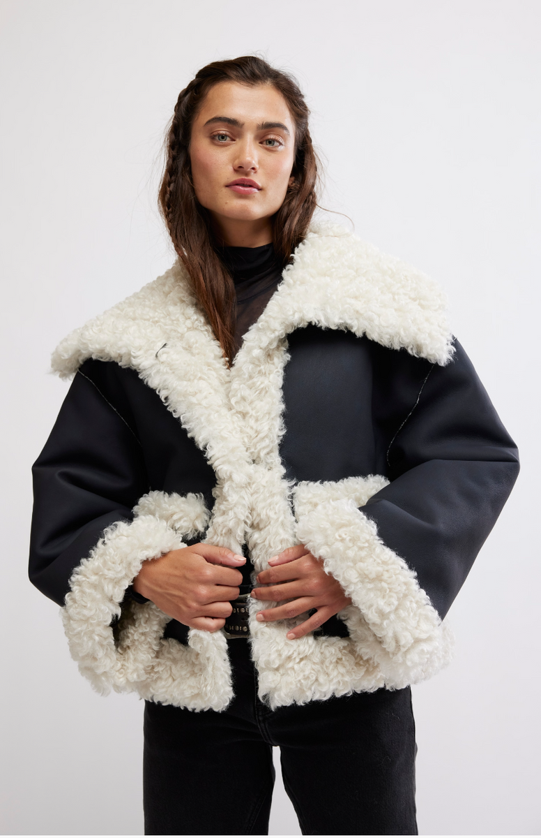 Kiki Sherpa Jacket Black – The Sōl Collective