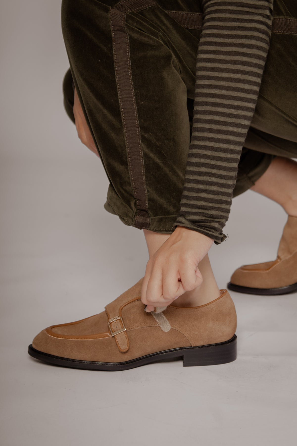 Wide Belt Guy Camel Women's Shoes Loafers All Black