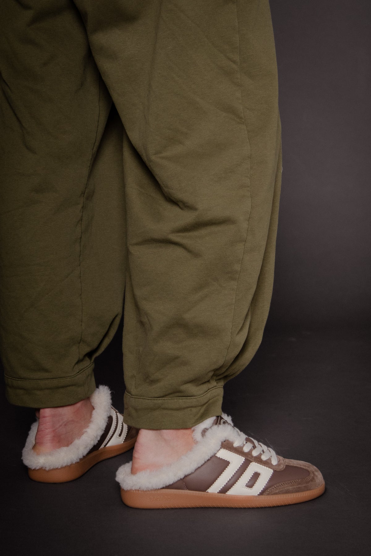 Easter Fl Taupe Butter Women's Sneakers Back 70