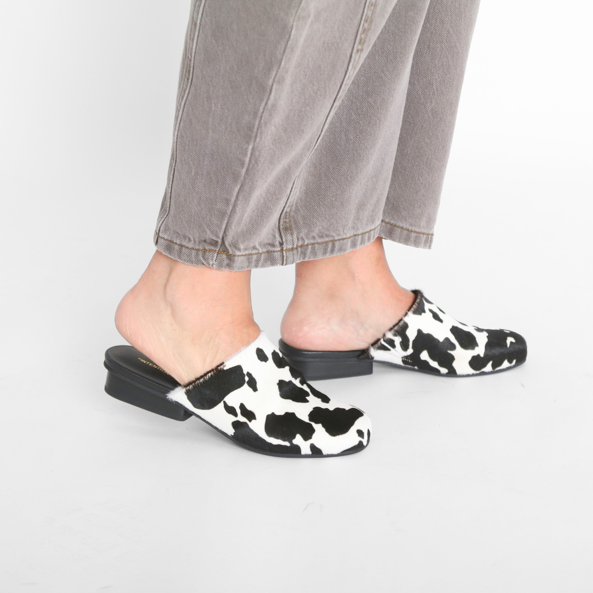 Touch Black Moo Women's Shoes Intentionally Blank