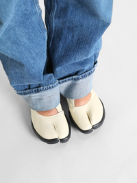 Split Toe Jane Beige