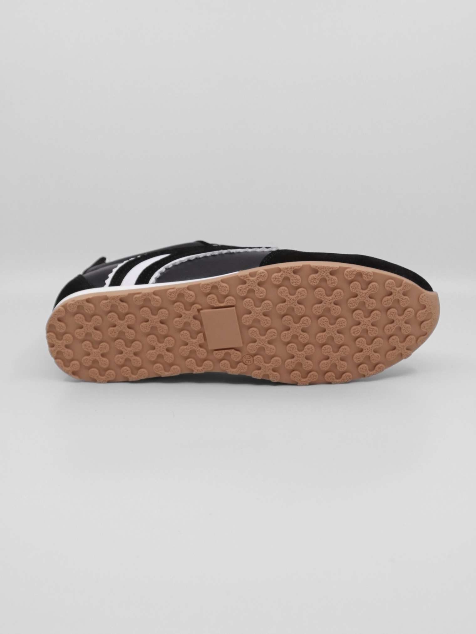 Vania Black Women's Sneakers Ateliers