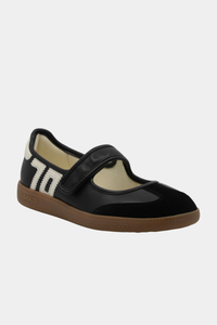 Aya Black Milk Women's Sneakers Back 70