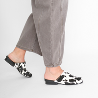 Touch Black Moo Women's Shoes Intentionally Blank