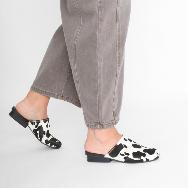 Touch Black Moo Women's Shoes Intentionally Blank