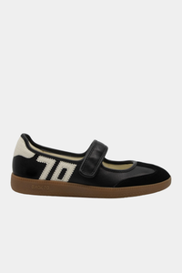 Aya Black Milk Women's Sneakers Back 70