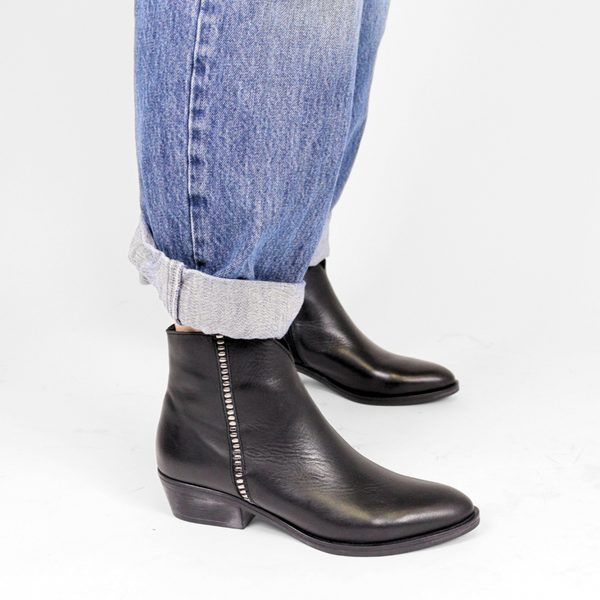 Delman Black Leather Women's Boots Ateliers    