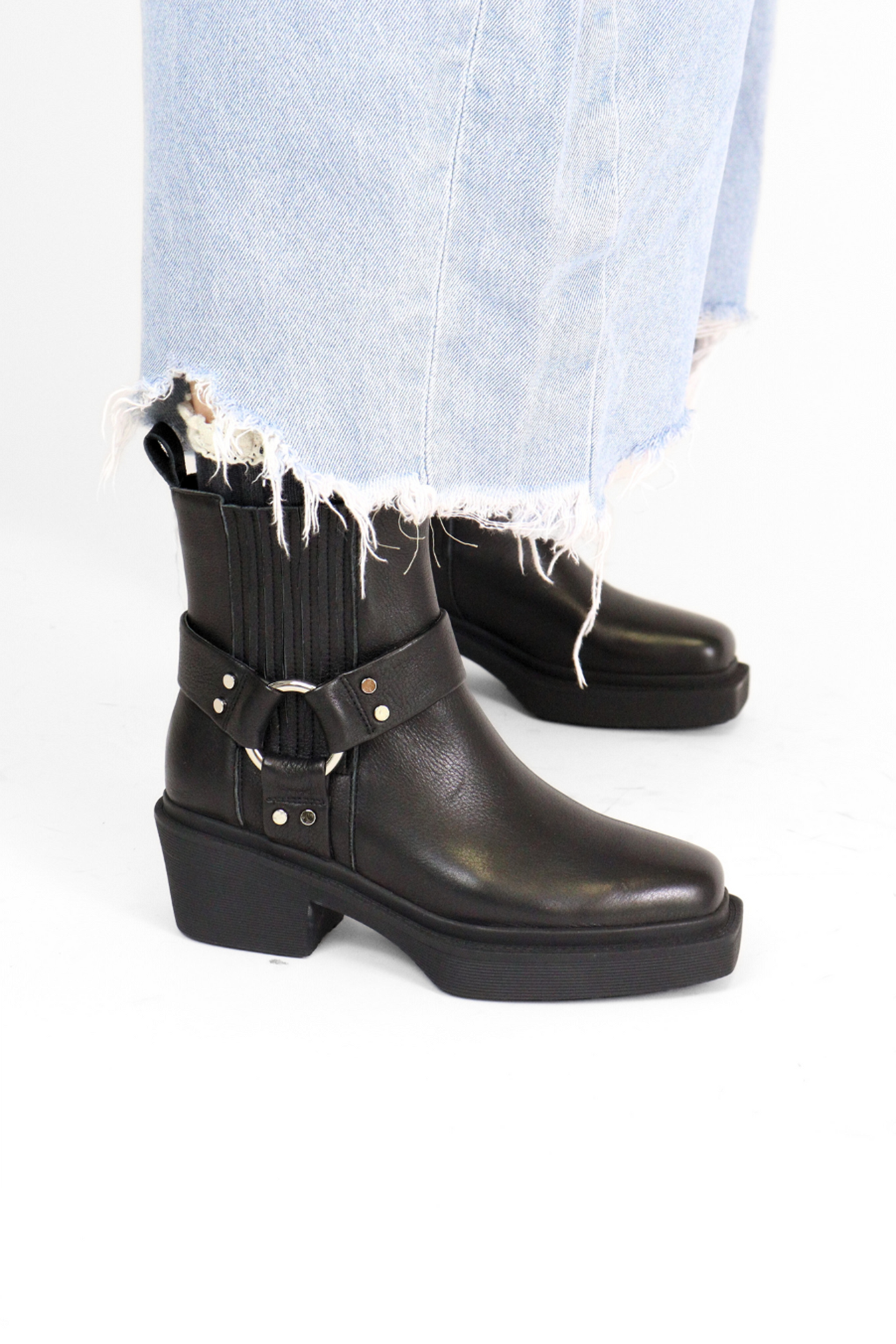 Amina Harness Black – The Sōl Collective