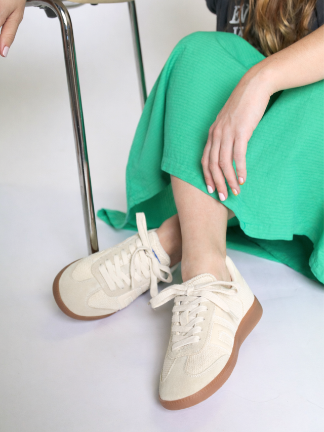 Iuta Beige Women's Sneakers Back 70