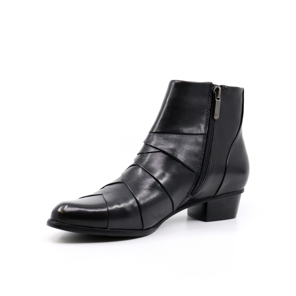 Women's heeled leather bootie STEFANY GLOVE BLACK by REGARDE Le CIEL