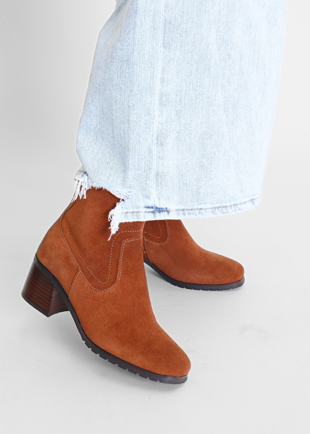 Beau Rust Suede Women's Boots Heels Valdini