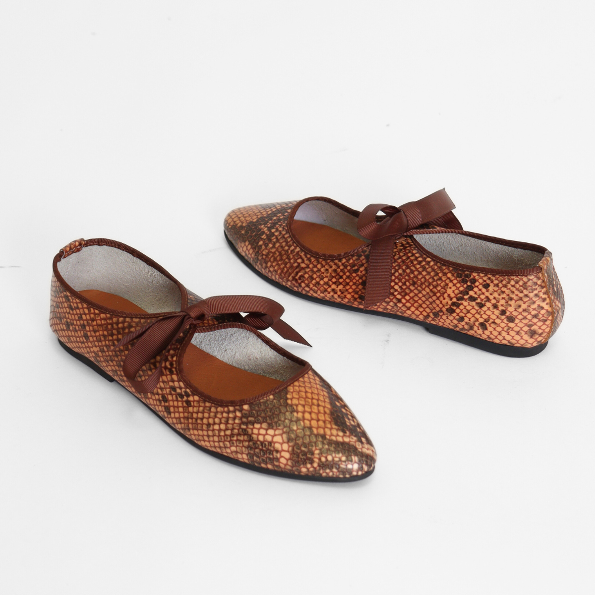 Valley Snake Women's Shoes Flats Intentionally Blank