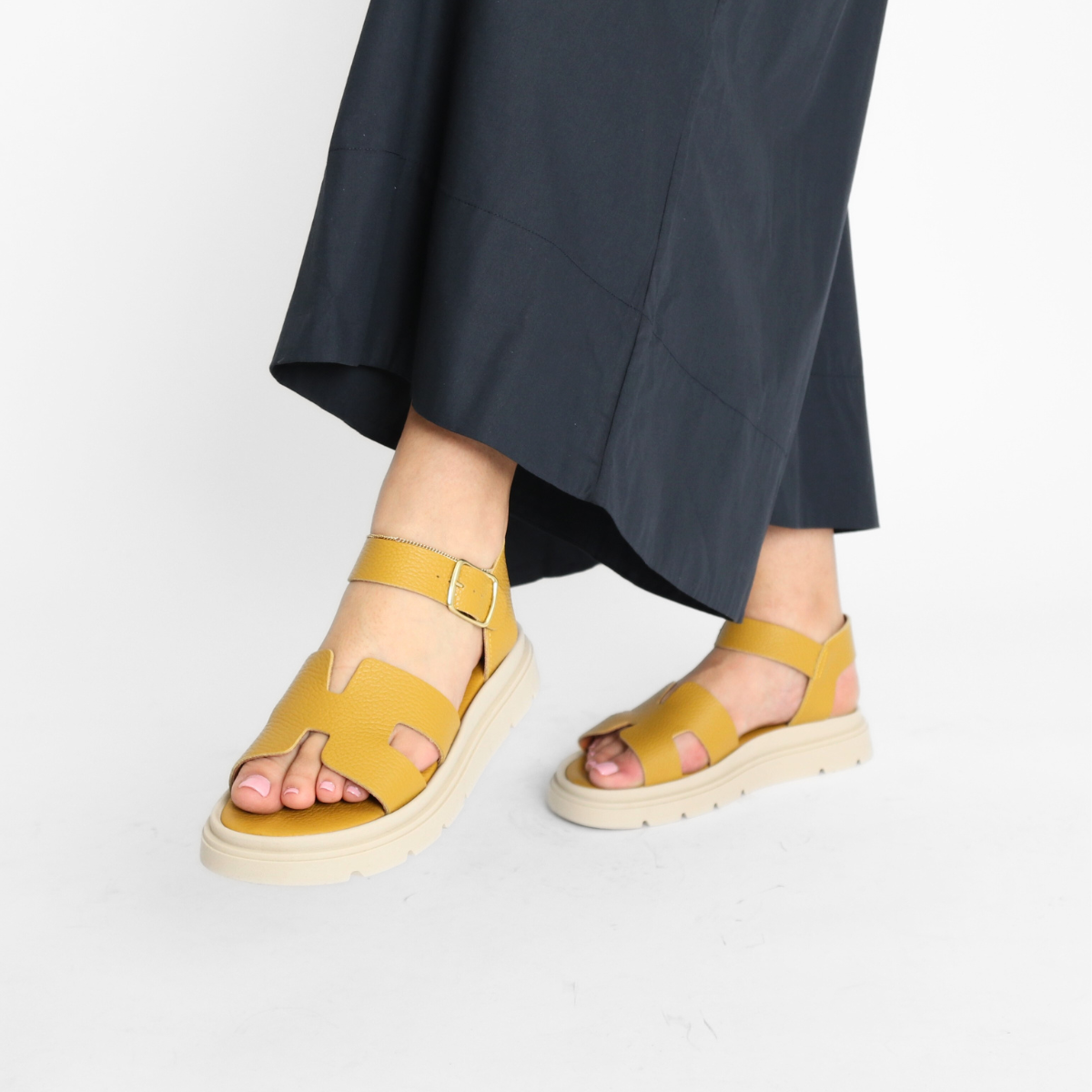 Clara Mustard Women's Sandals Ateliers