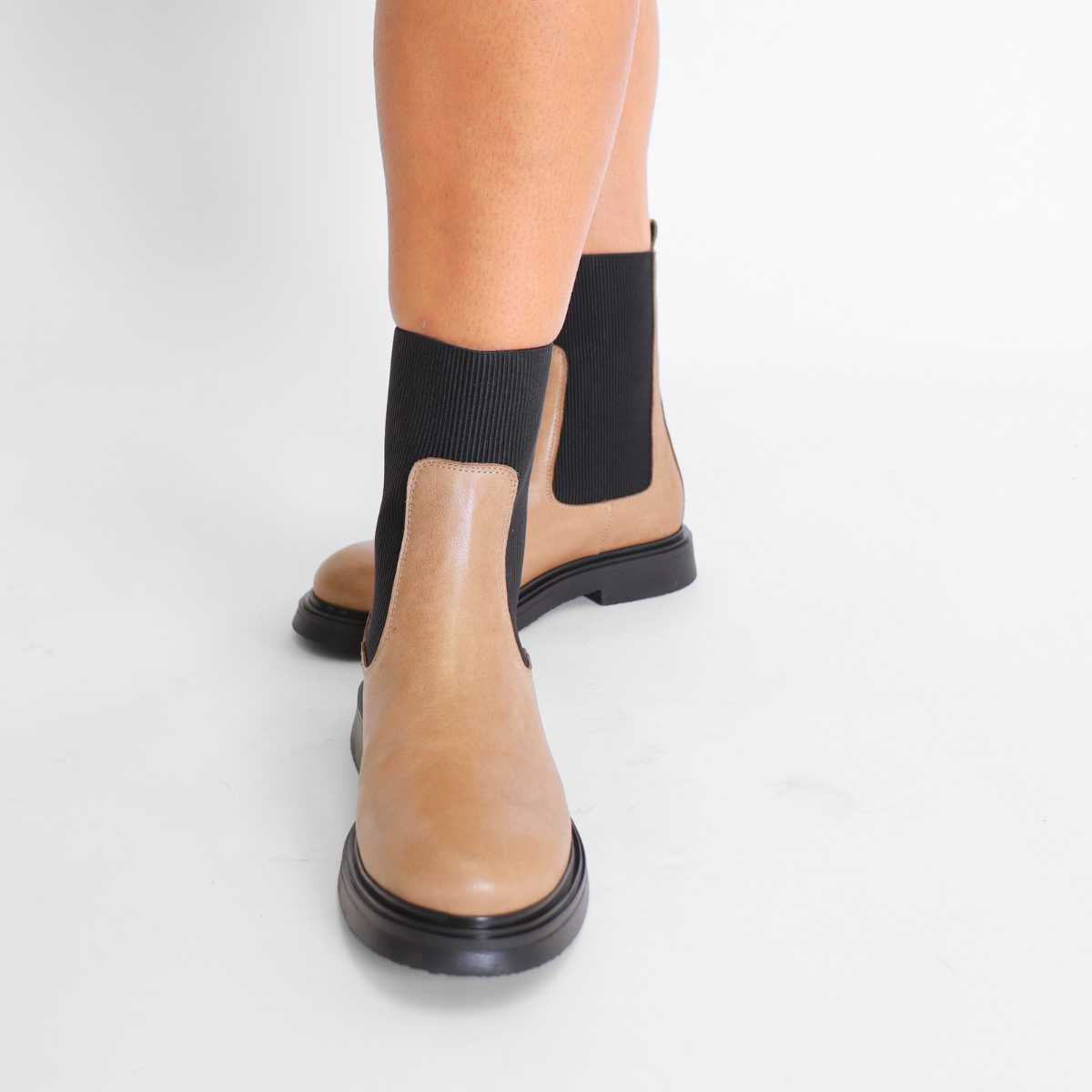 Friia Taupe Women's Boots Pavement