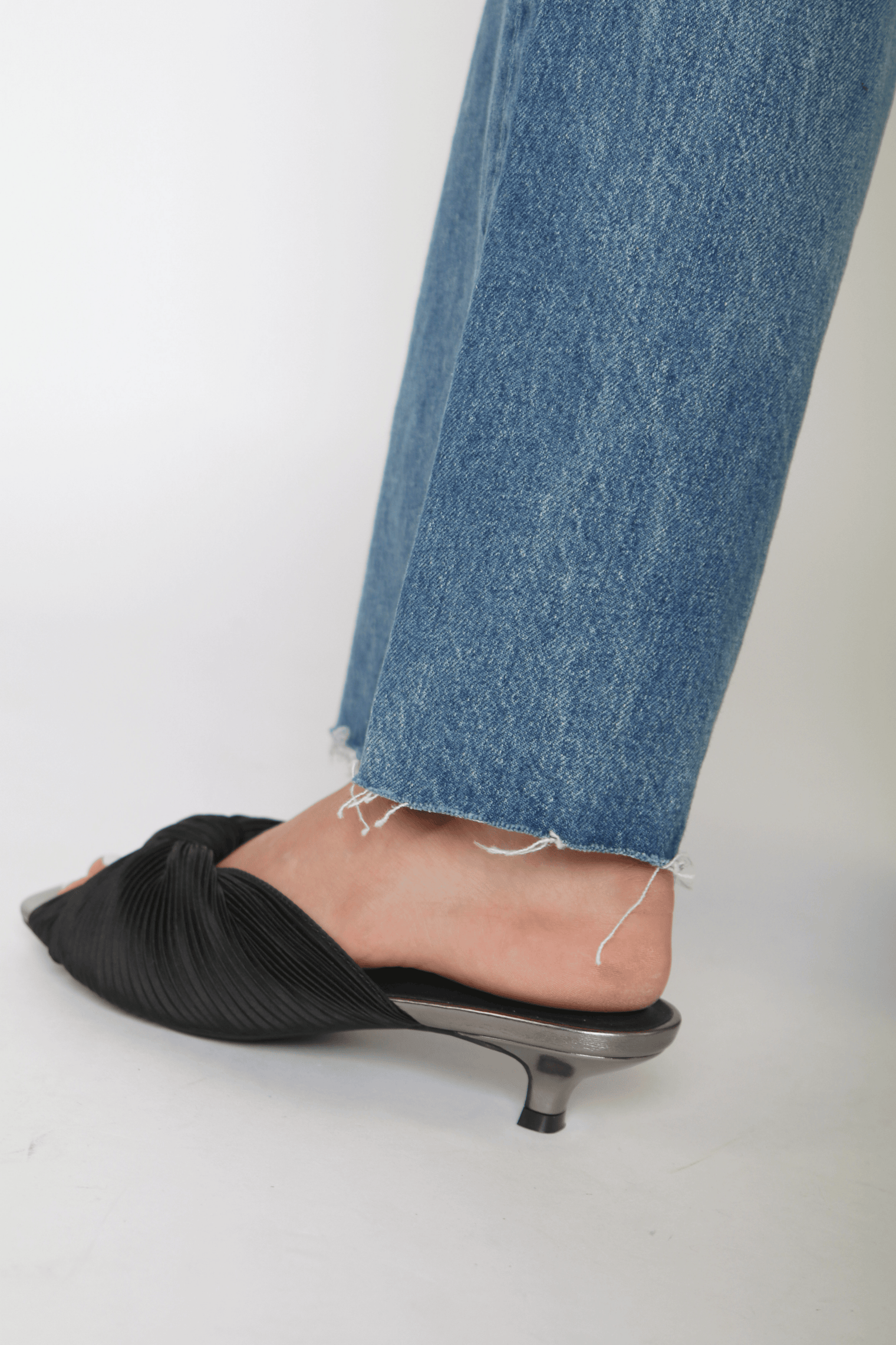 Curfew Black Women's Shoes Heels Intentionally Blank