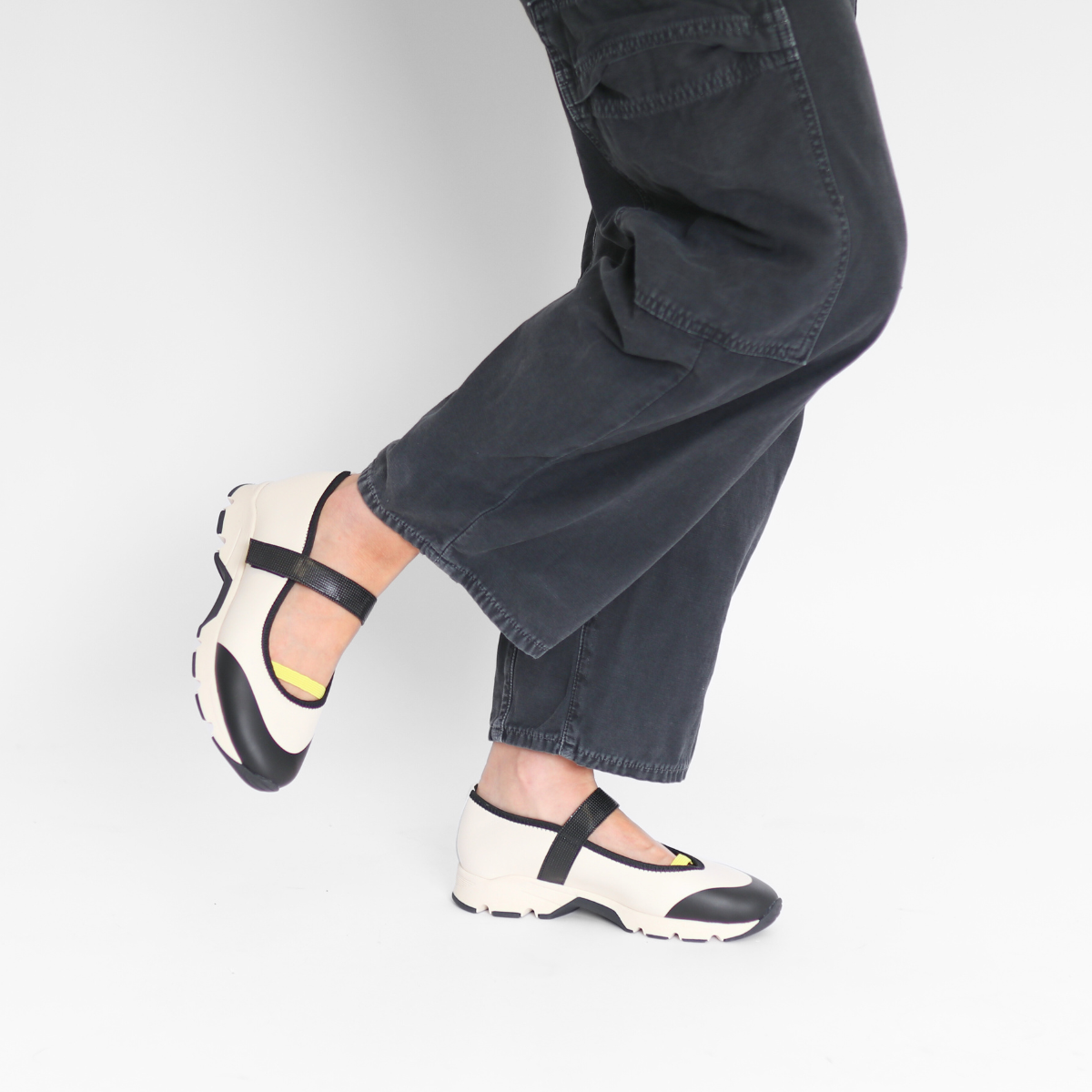 MJC 25 White Women's Shoes All Black