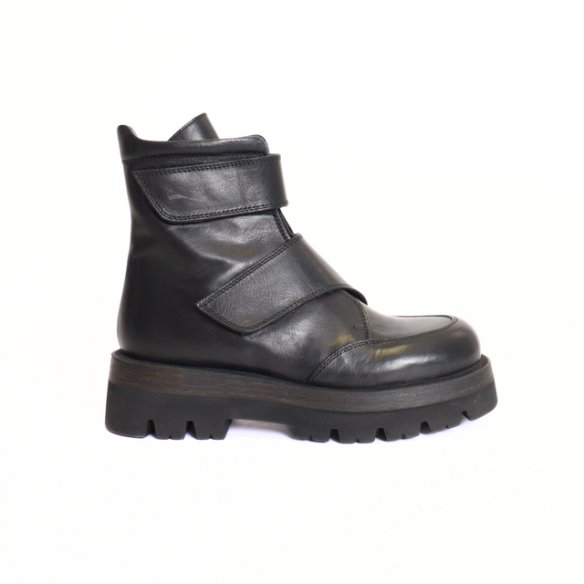 Nero Vachetta Lug Sole Women's Boots Lofina