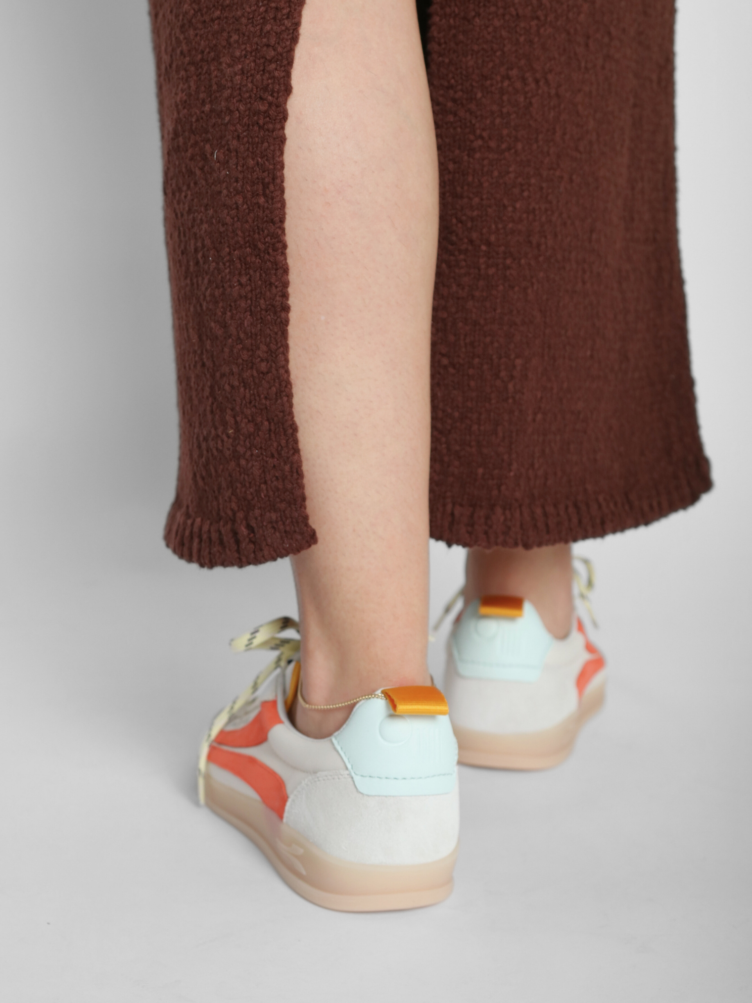 Fez Flame Women's Sneakers Oncept