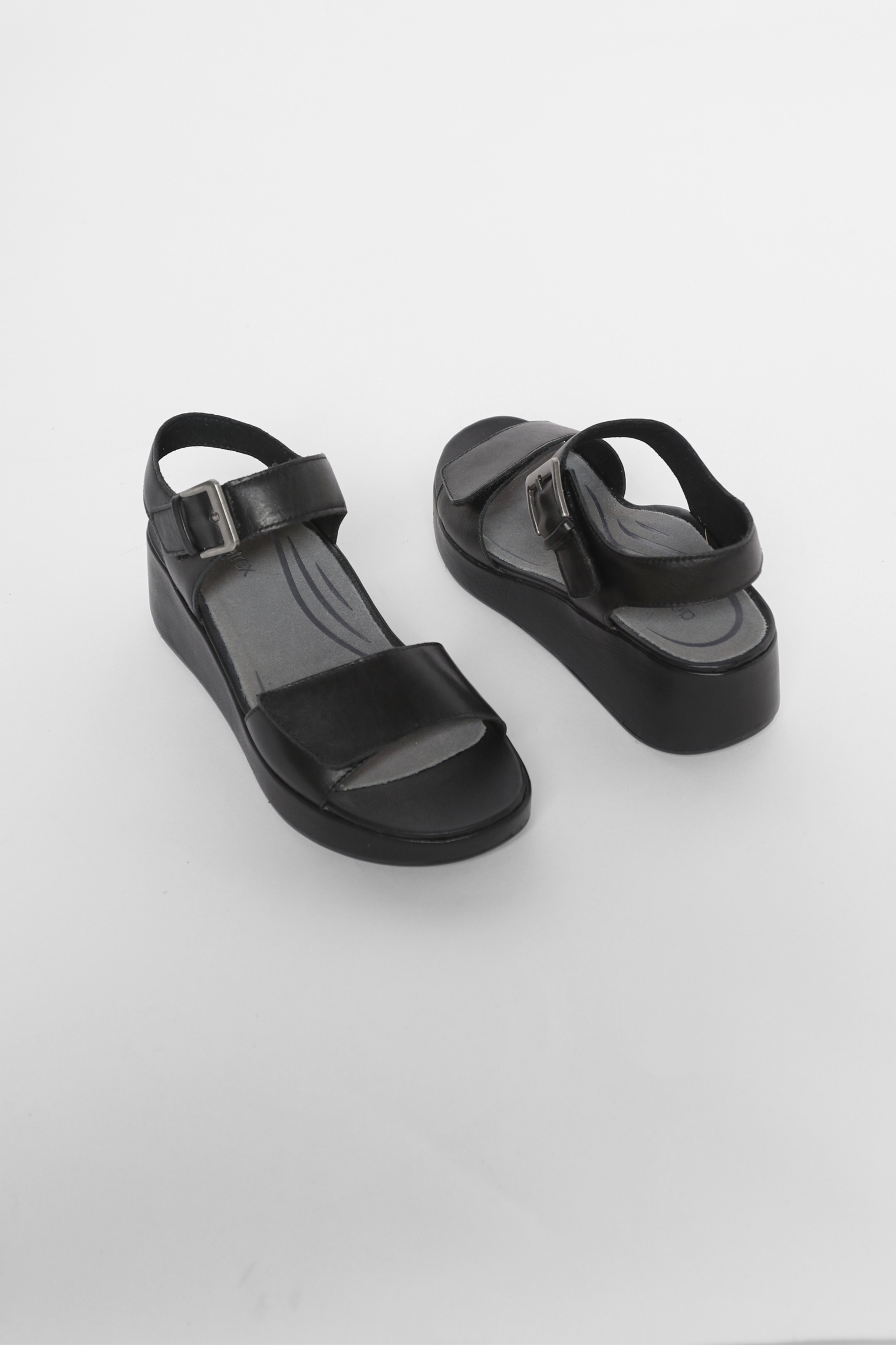 Ariel Black Women's Sandals Platforms Aetrex
