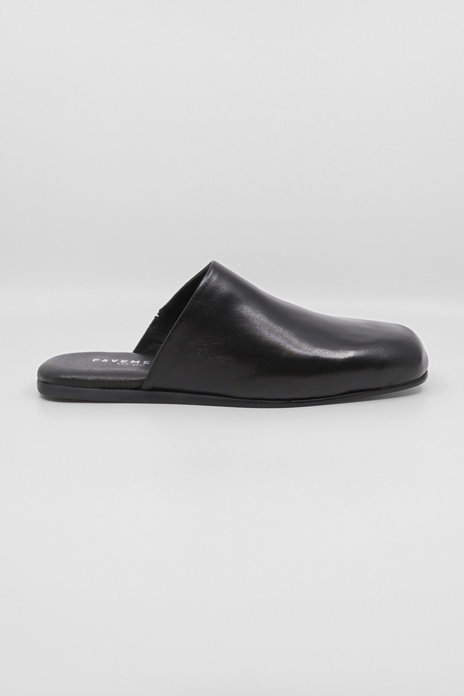 Gunilla Black Women's Shoes Pavement