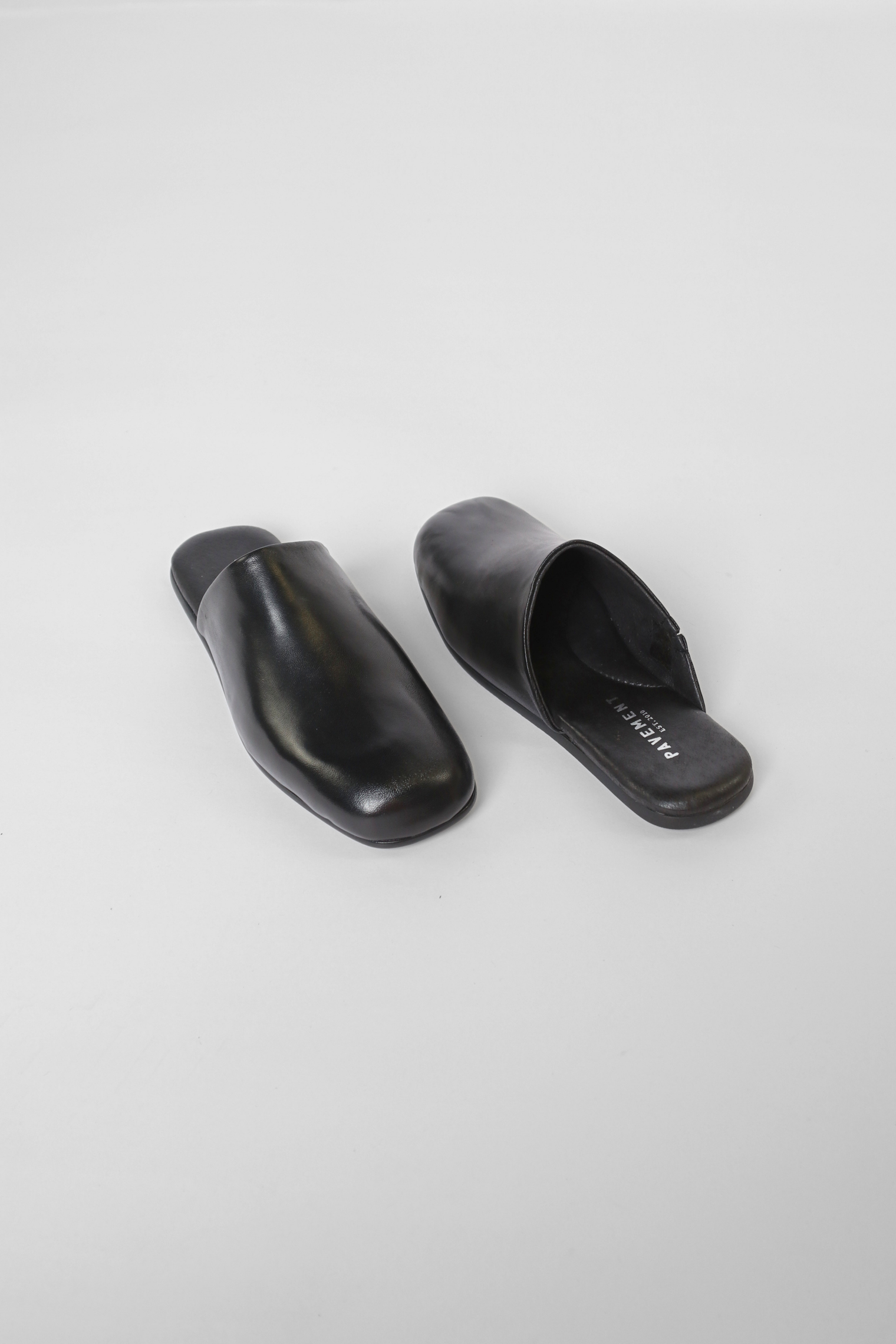 Gunilla Black Women's Shoes Pavement