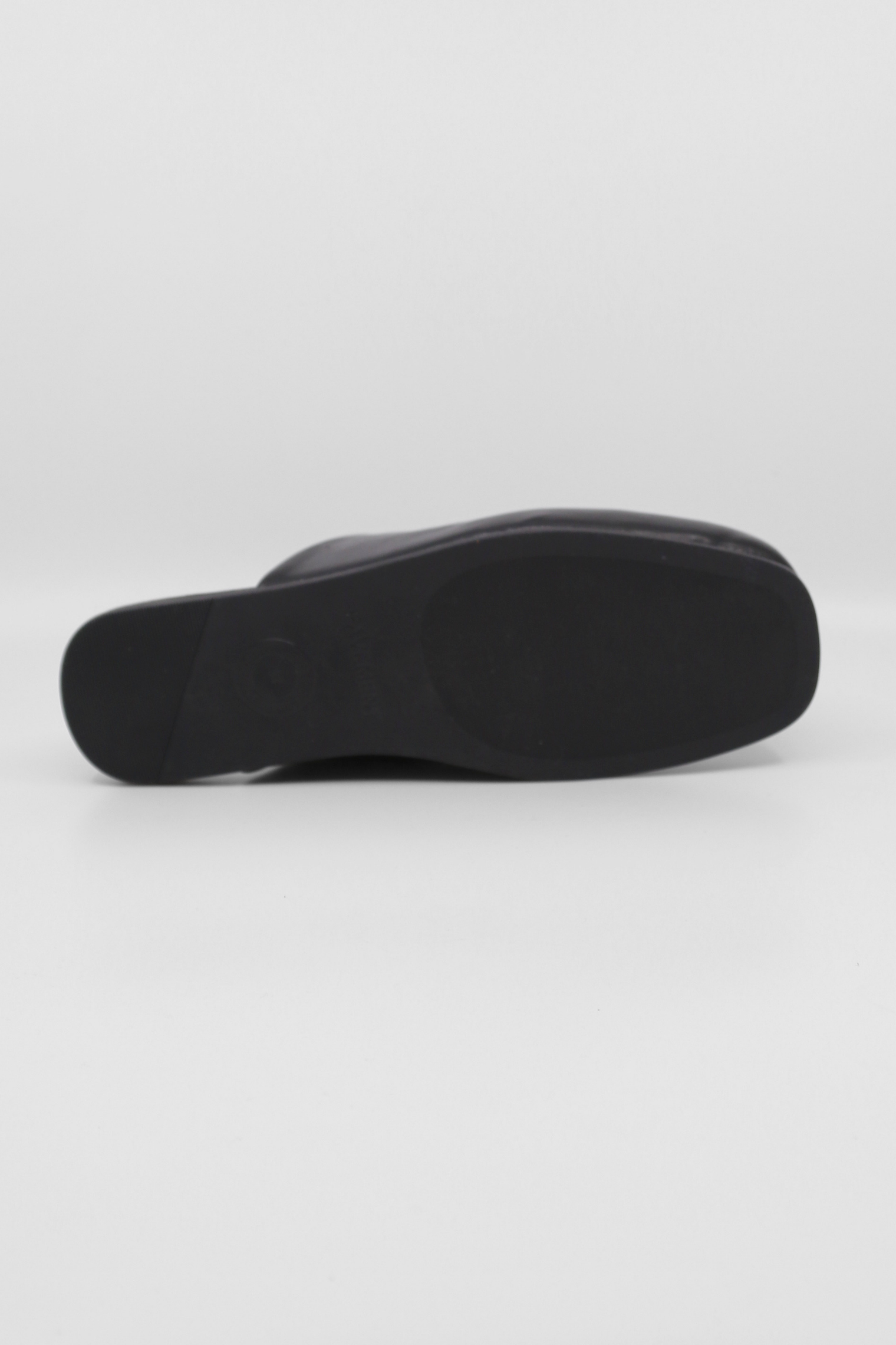 Gunilla Black Women's Shoes Pavement