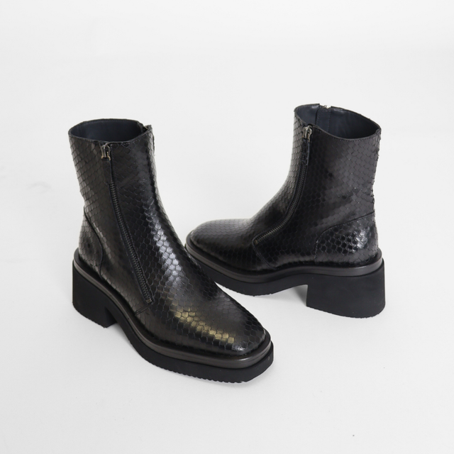 Play Squama Black Women's Boots Homers