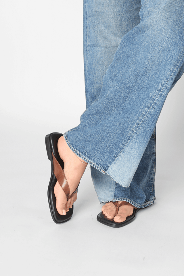 Lina Brown Women's Sandals Pavement