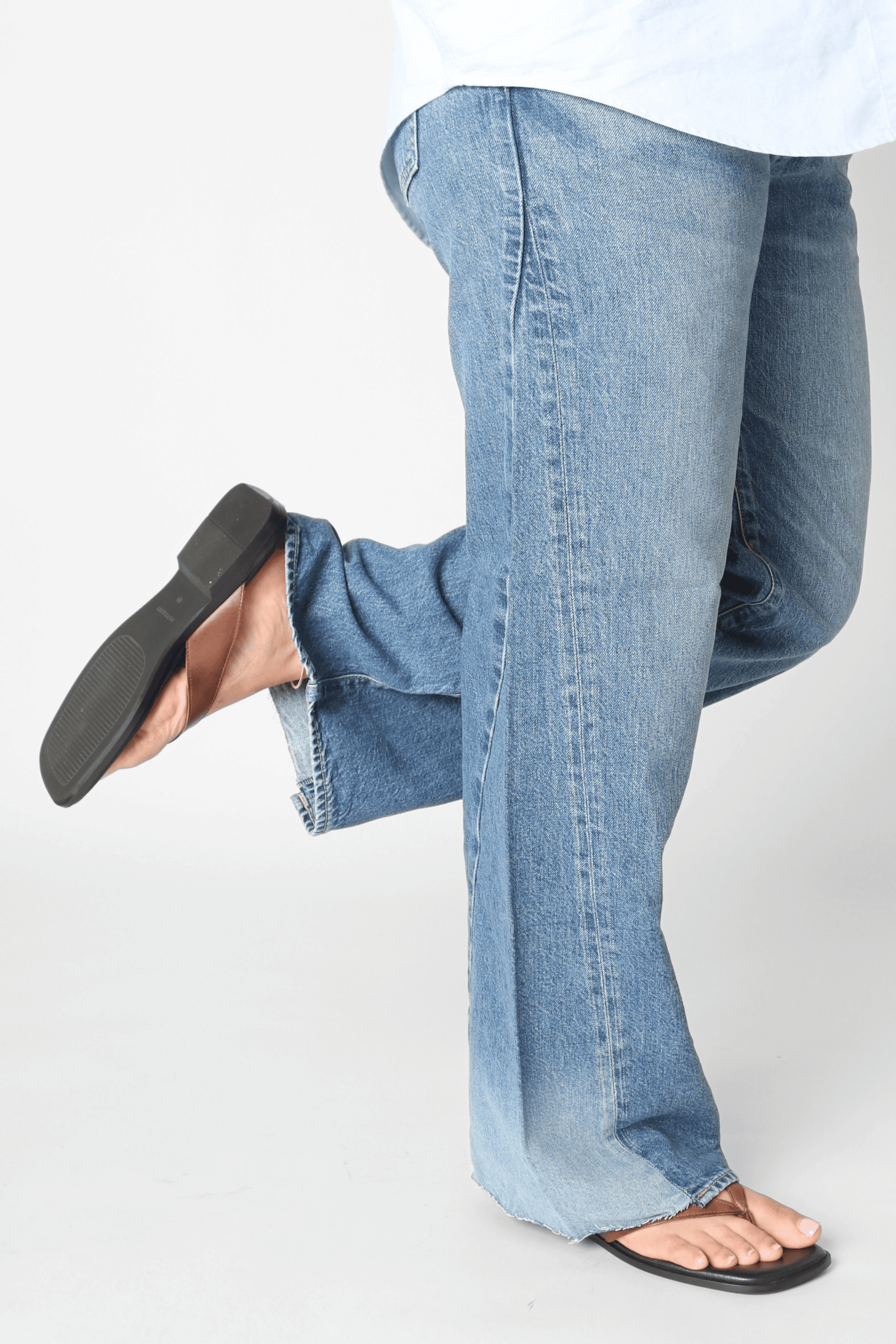 Lina Brown Women's Sandals Pavement