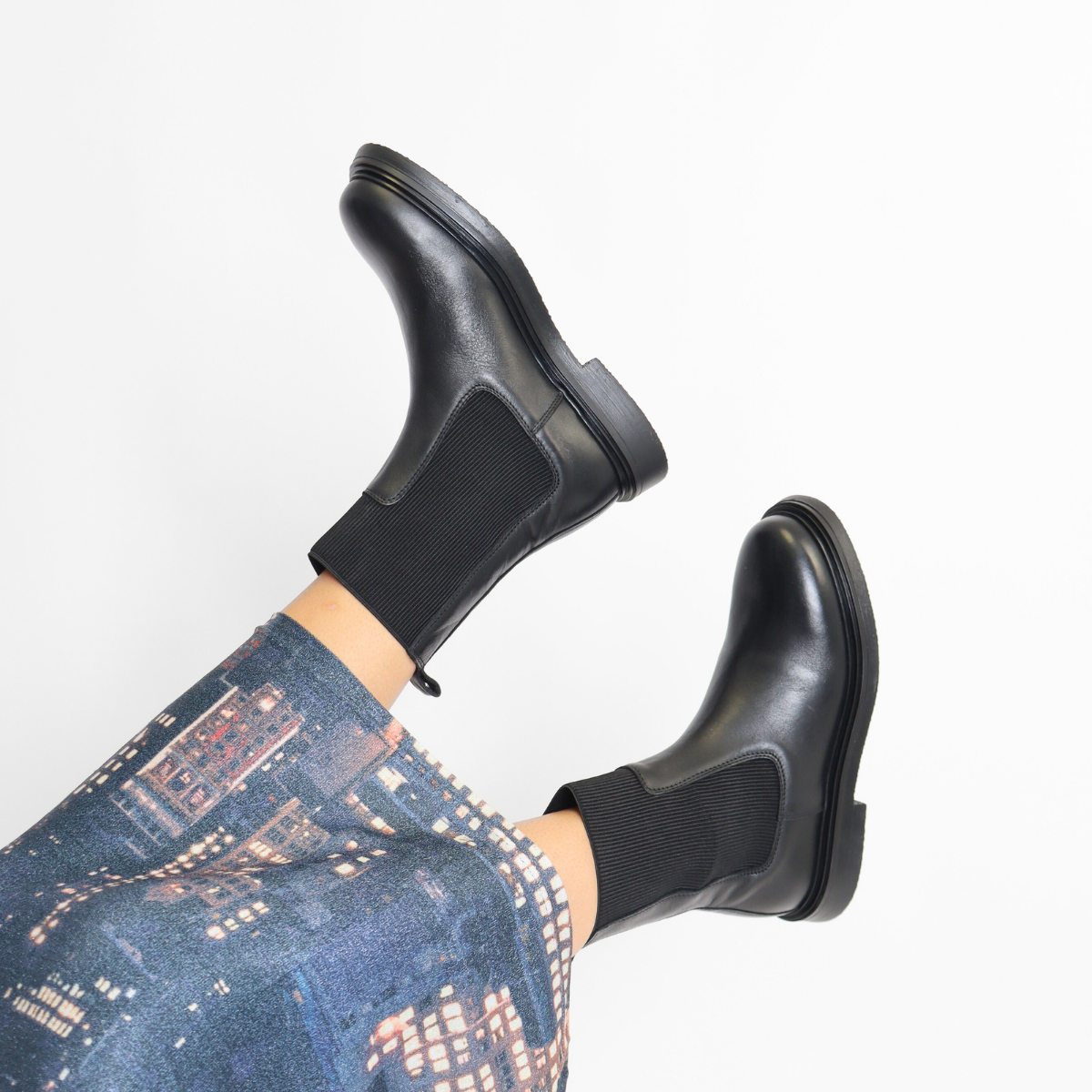 Friia Black Women's Boots Pavement