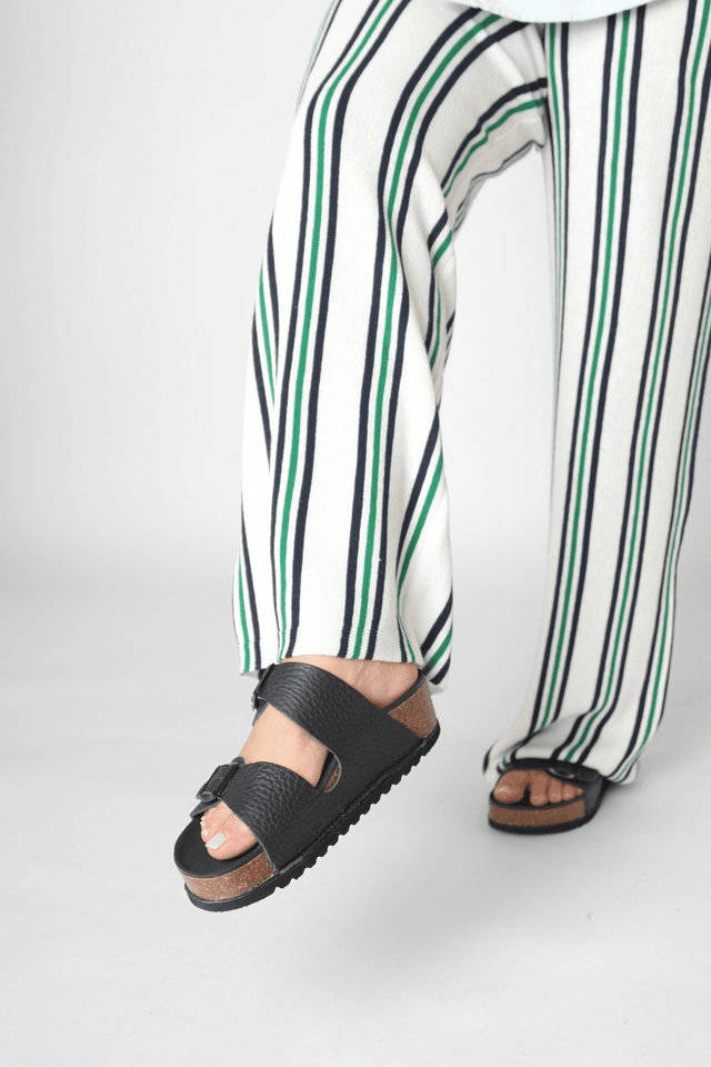 Naoshima Black Women's Sandals On Foot