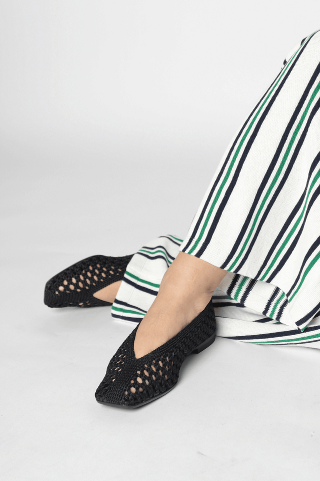 Lorinda Black Women's Shoes Flats Pavement