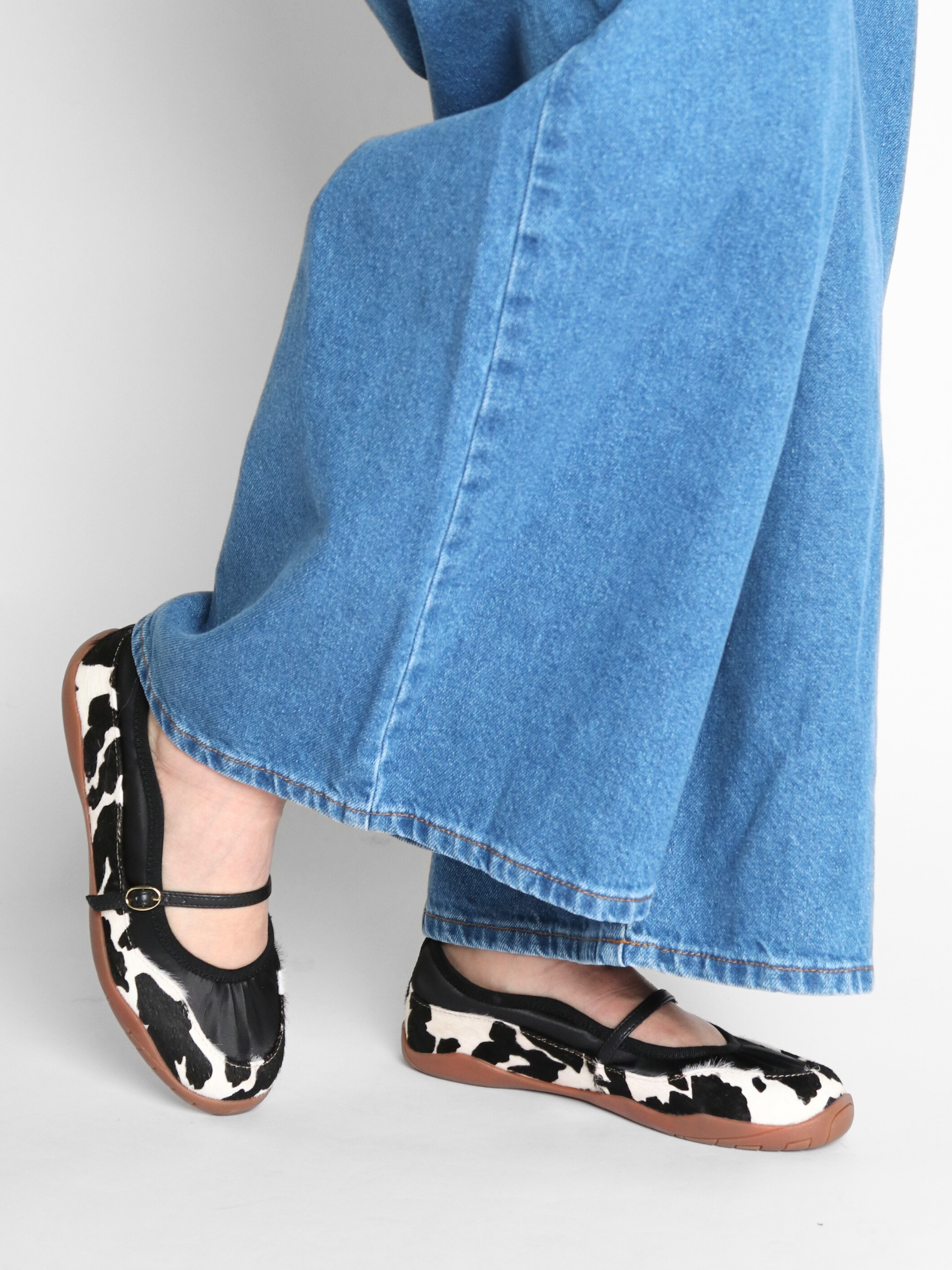 Pulse Black Moo Women's Shoes Flats Intentionally Blank