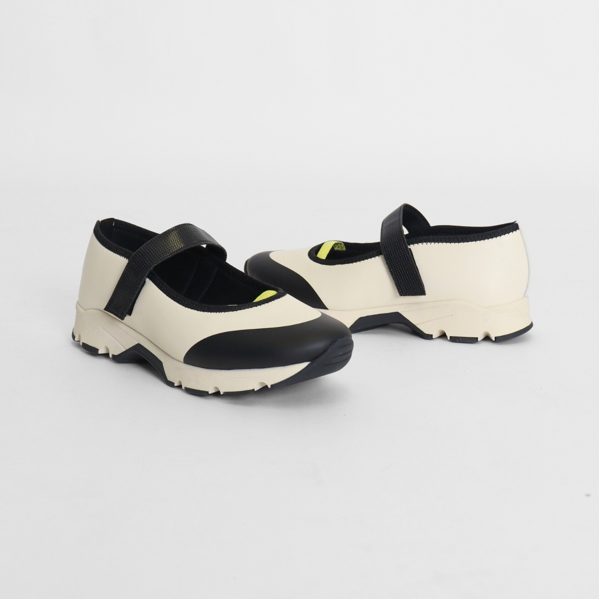 MJC 25 White Women's Shoes All Black
