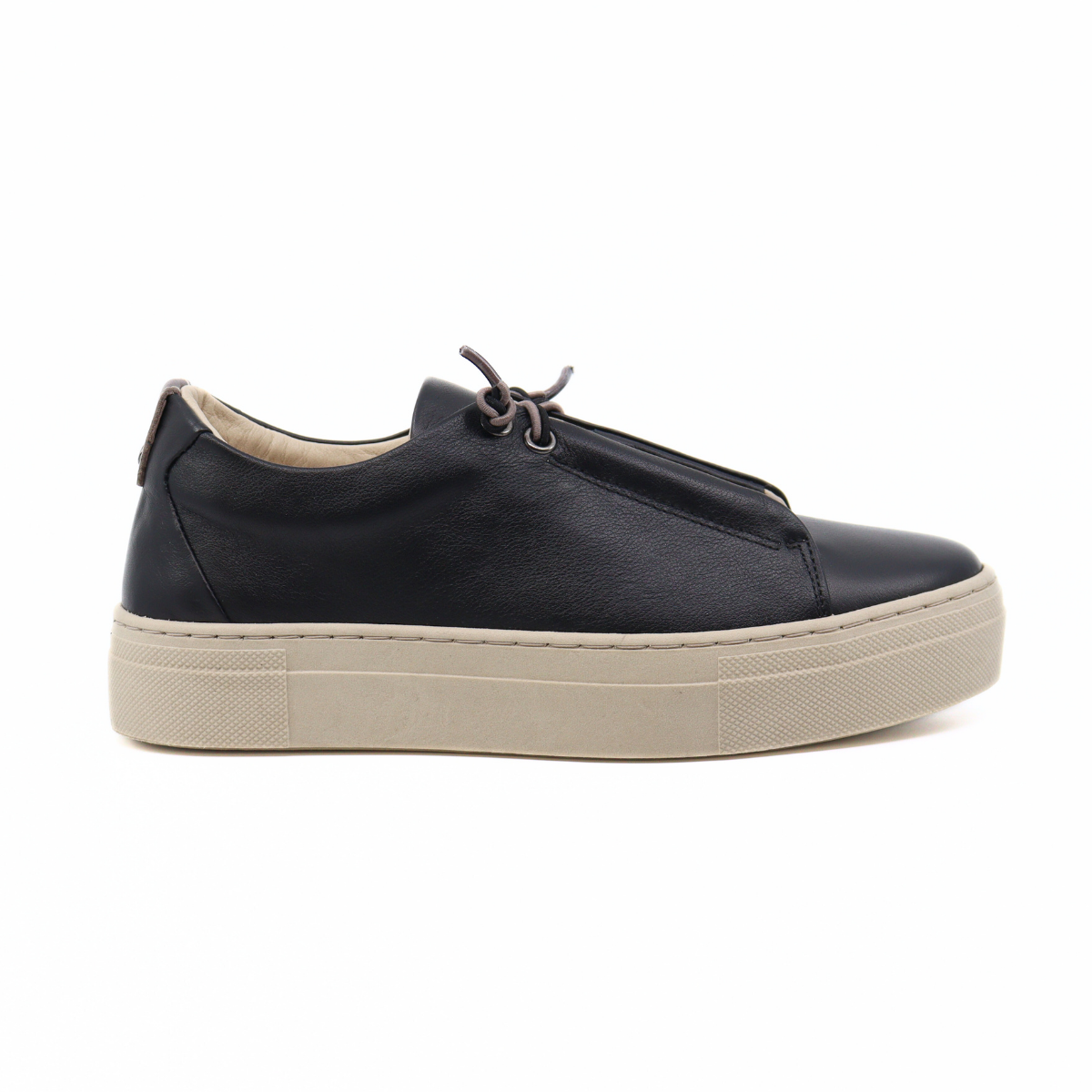 Versa Black Women's Sneakers Ateliers