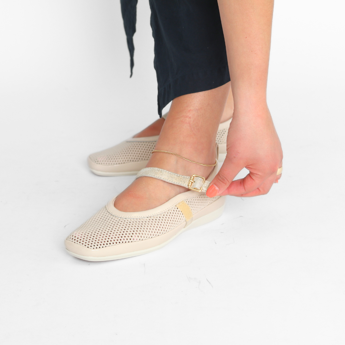 Vanya White Cap Knit Mesh Women's Shoes Flats Bussola