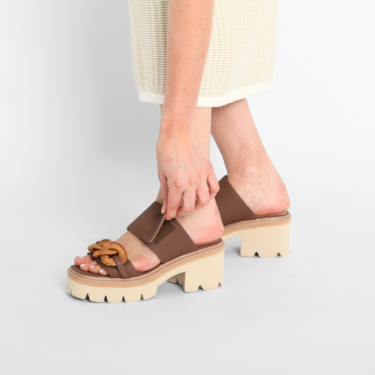 Link & Lugg Vel Brown Women's Sandals Platforms All Black