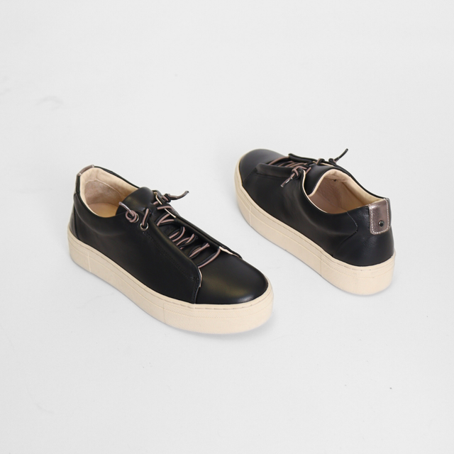 Versa Black Women's Sneakers Ateliers