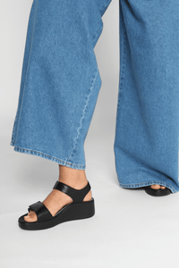 Ariel Black Women's Sandals Platforms Aetrex