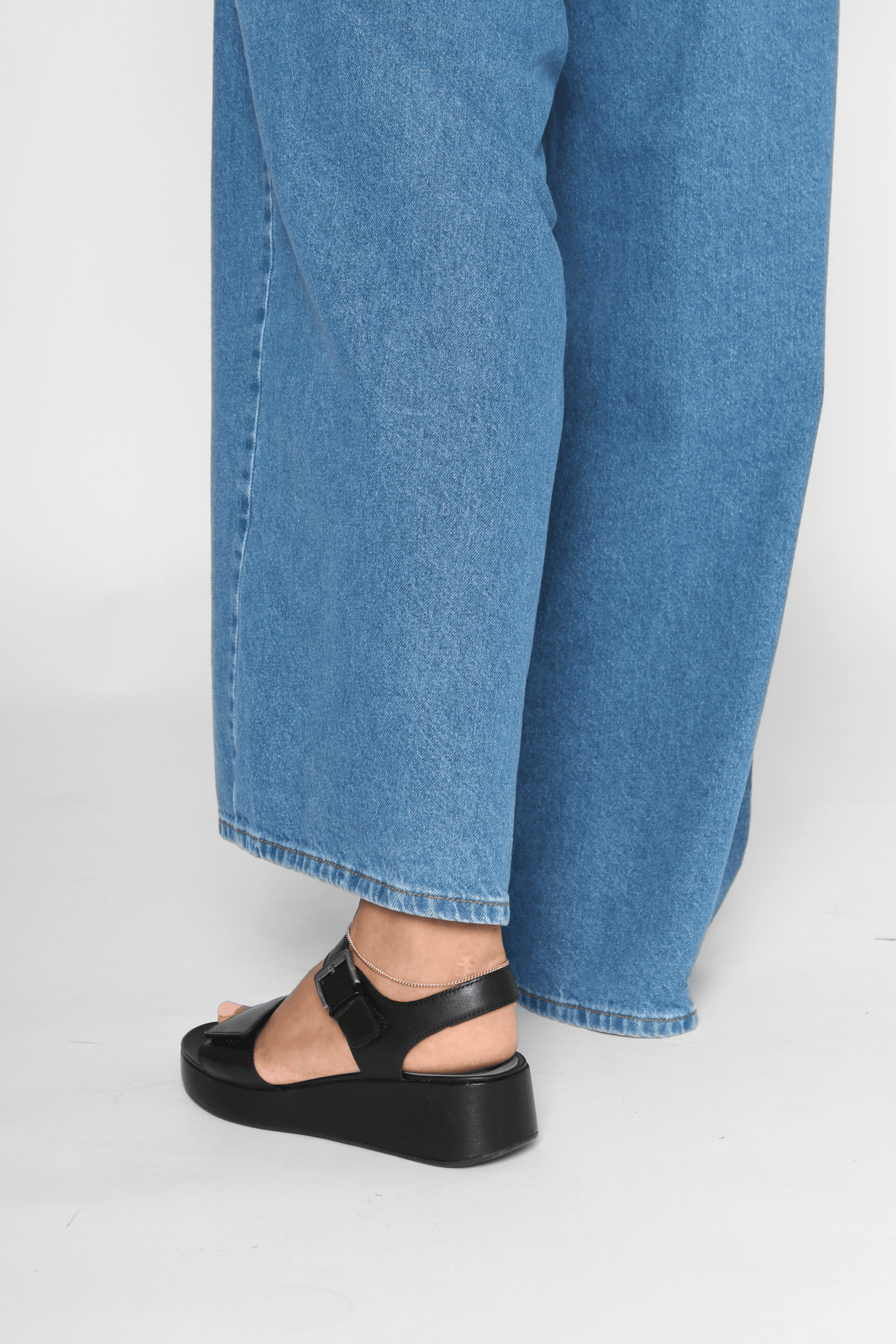 Ariel Black Women's Sandals Platforms Aetrex