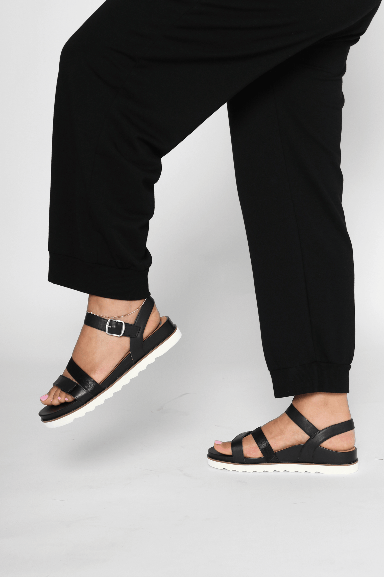 Cass Black Women's Sandals Platforms Aetrex