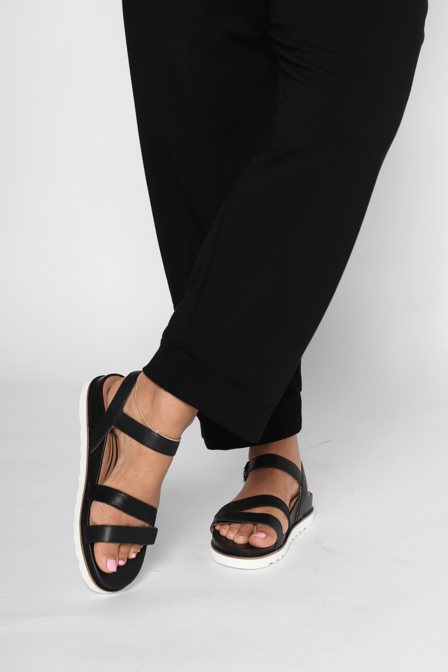 Cass Black Women's Sandals Platforms Aetrex