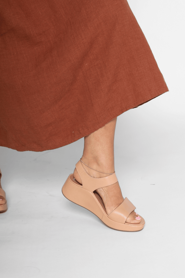 Ariel Sand Women's Sandals Platforms Aetrex