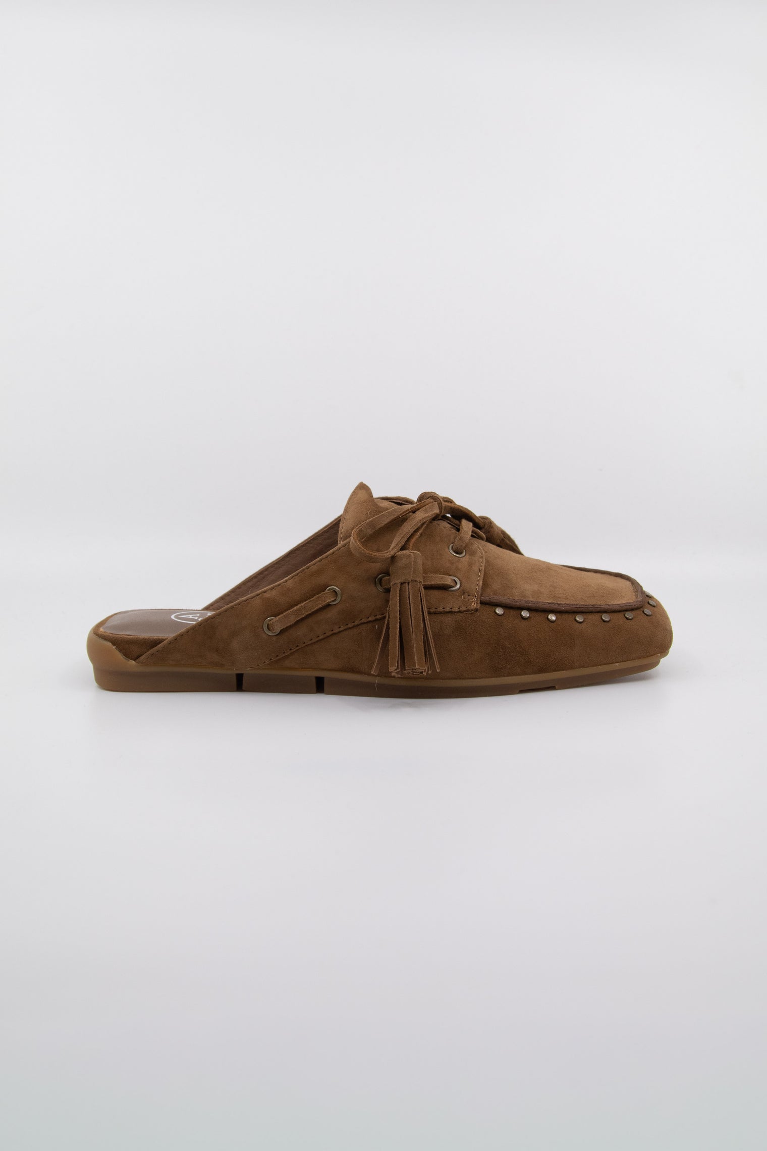 Bavaria Studs Chestnut