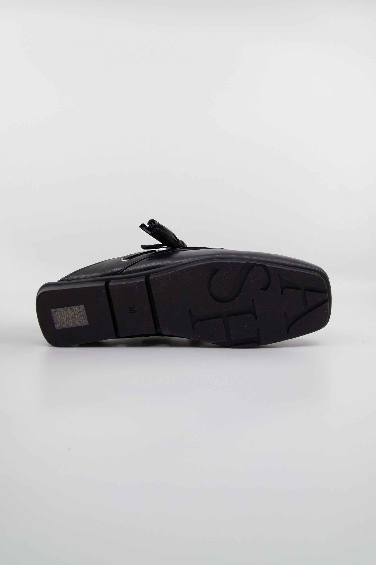Bavaria Studs Black