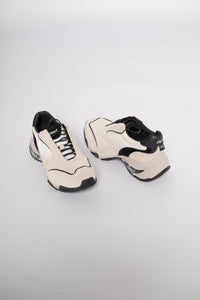 Vik Off White/Black