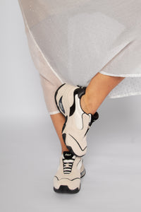 Vik Off White/Black