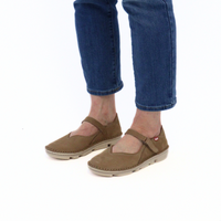 Missouri Taupe Women's Shoes On Foot    