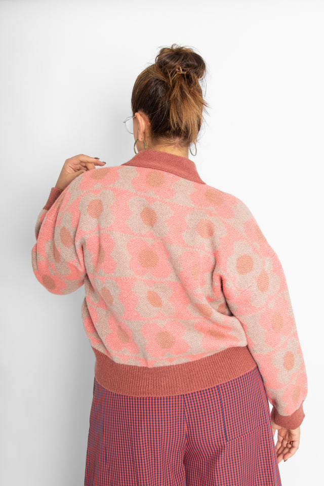 Pomo Cardigan Flowers
