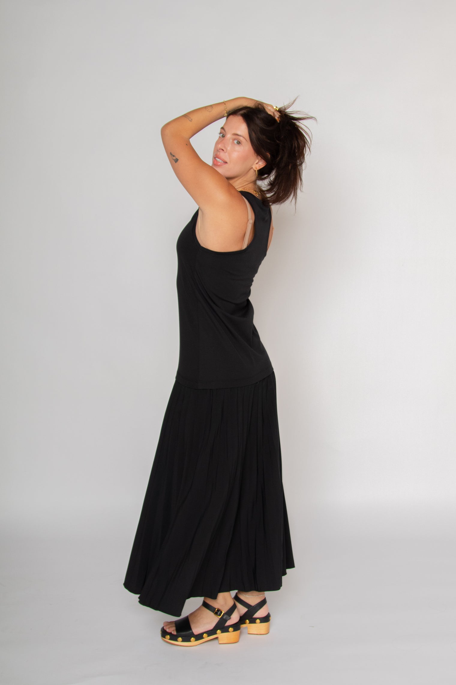 Contrast Tank Top Pleated Maxi Dress Black